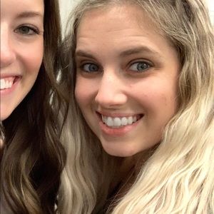 Meet your Posher, Phoenix